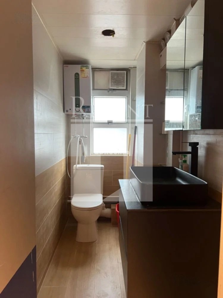 HI-TECH INDUSTRIAL CENTRE BLOCK B (嘉力工業中心 B座)-C0730121